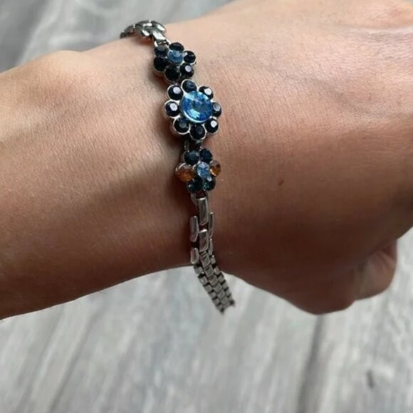 Free with Purchase - Picture 7 of 14